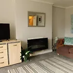 Seaside Charm 1Br Coastal Retreat In Wales