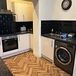 Beautifully Presented Victorian Apartment Within Walking Distance To Llandudno Beach