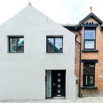 James Court Apartments By Staycay