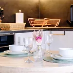 James Court Apartments By Staycay