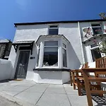 2 Edward Street