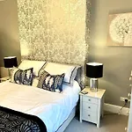 Willesden, Apartment 1, A Beautifully Furnished One Bedroomed Apartment In The Heart Of Llandudno