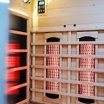 James Court Complex - Sleeps 24