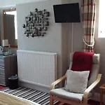Cleave Court Guest House
