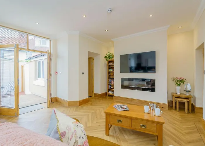 1 Bed In Llandudno 83621