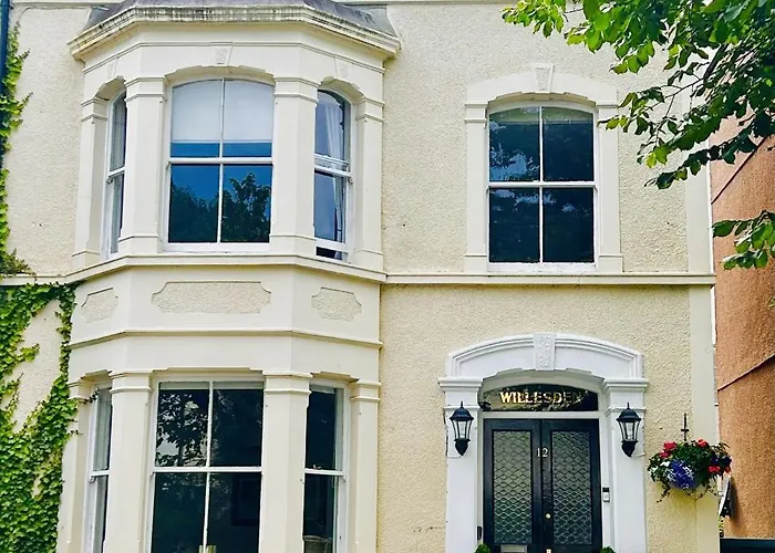 Willesden, Apartment 2, A Beautifully Furnished And Spacious Apartment Located In The Heart Of Llandudno
