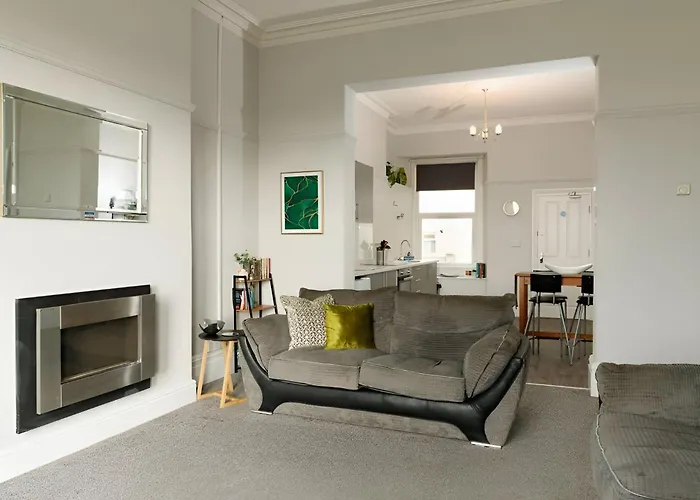 Seaside Bliss Your Perfect 1Br Wales Escape
