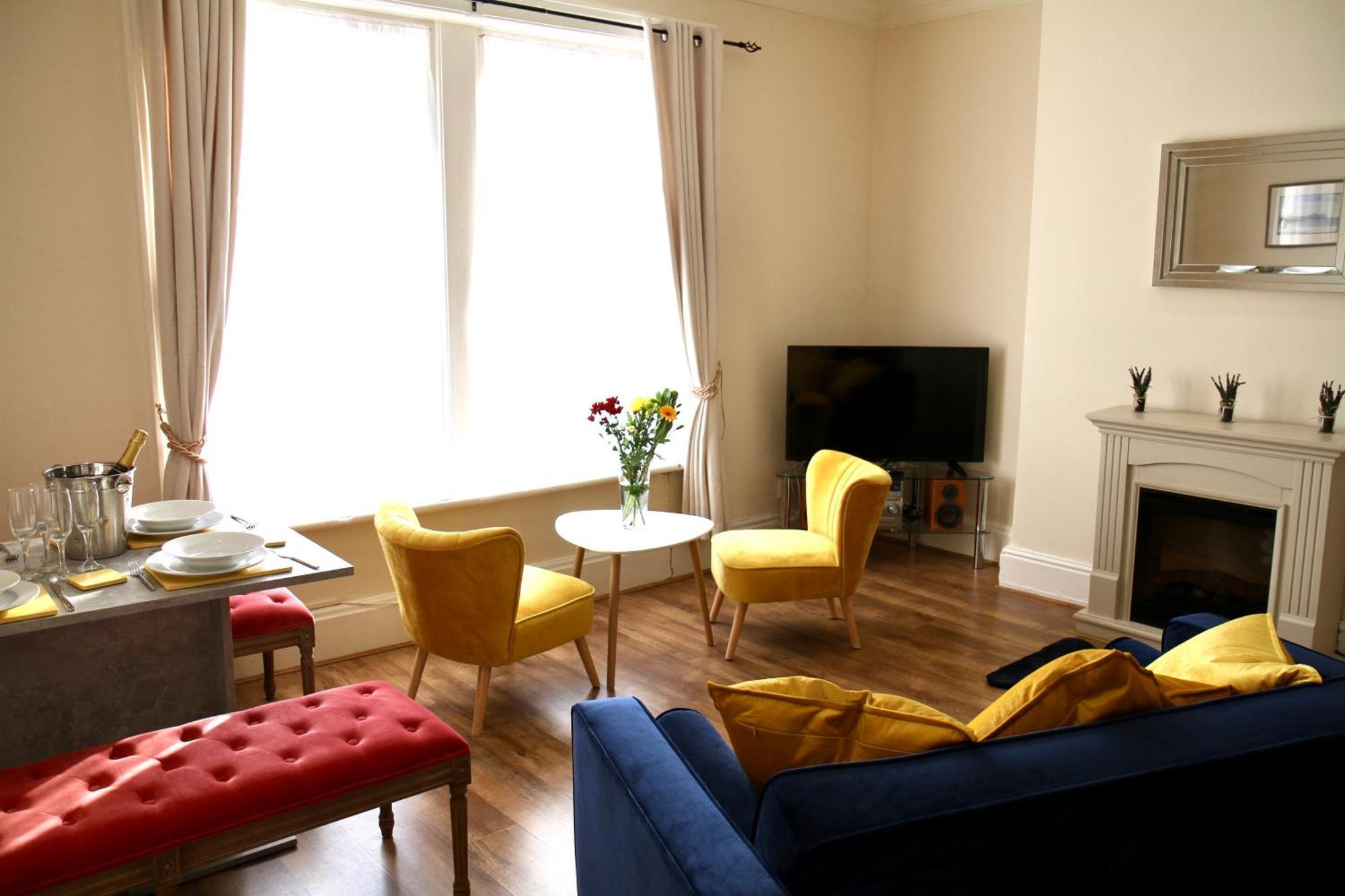 Apartment Mostyn 2 Free Private Parking *