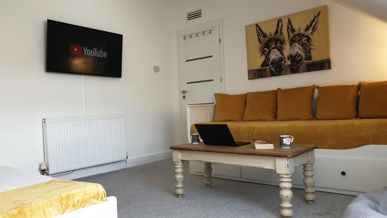 Snowdon Retreat By Seaside