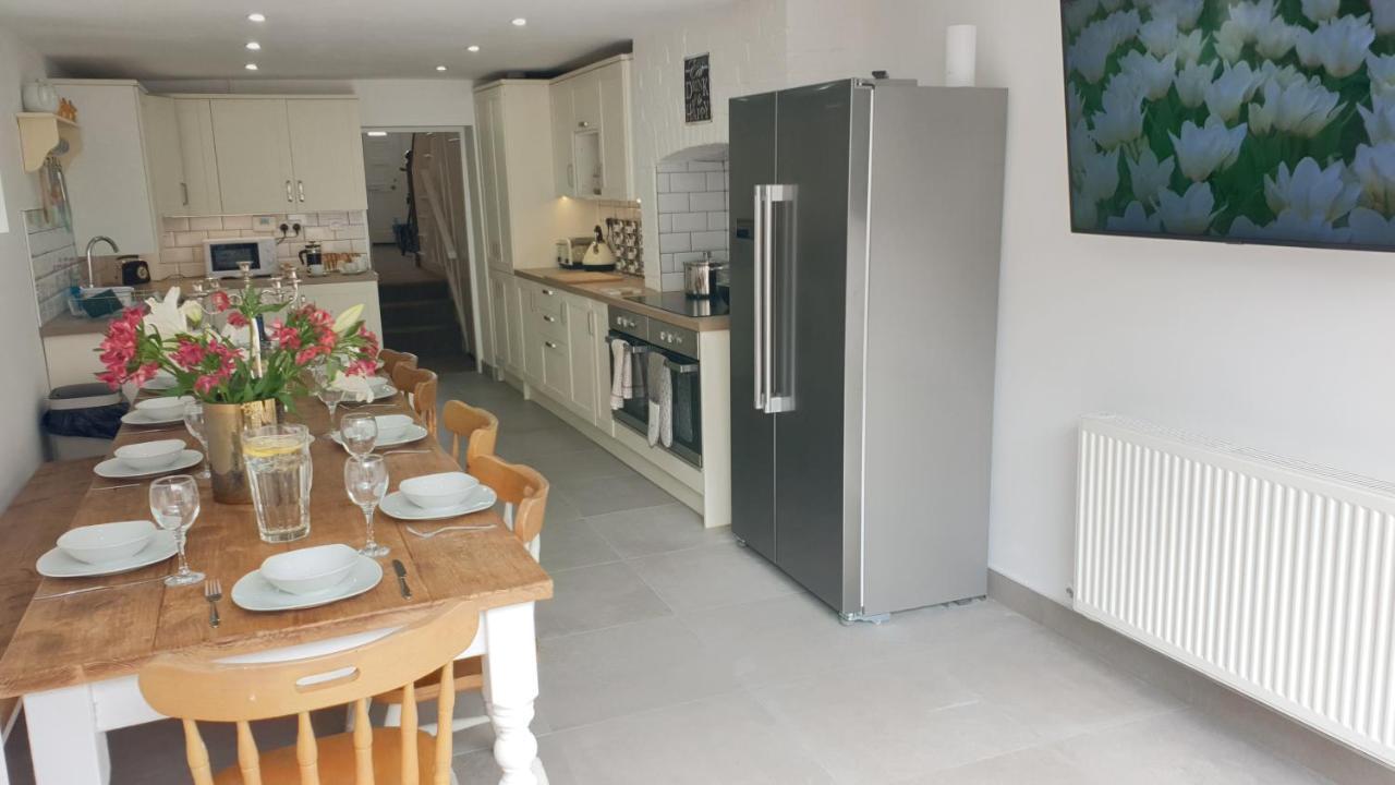 Snowdon Retreat By Seaside *