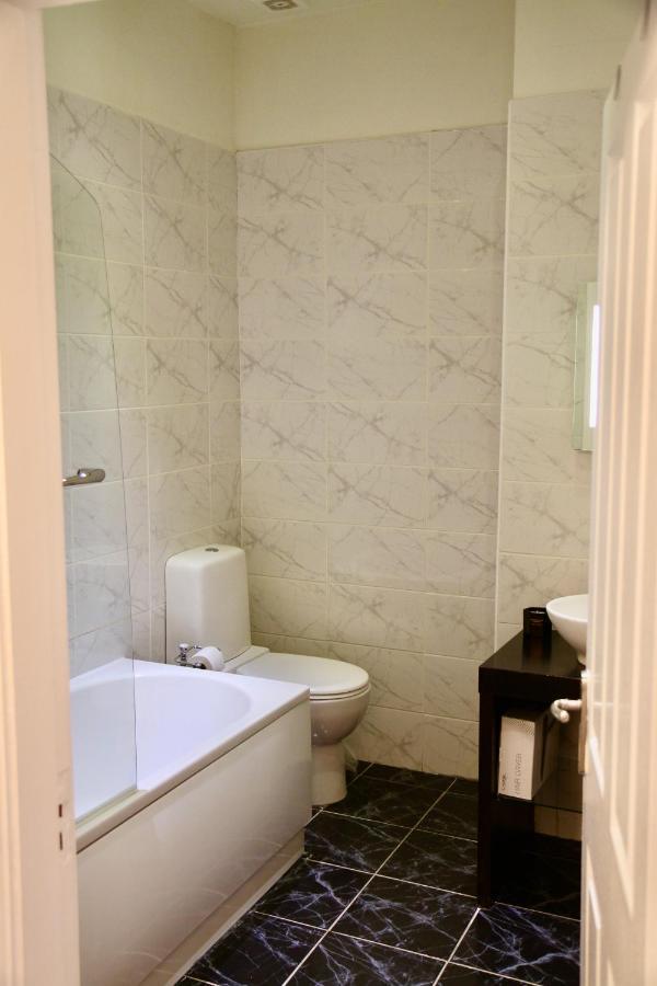Apartment Mostyn Free Private Parking *