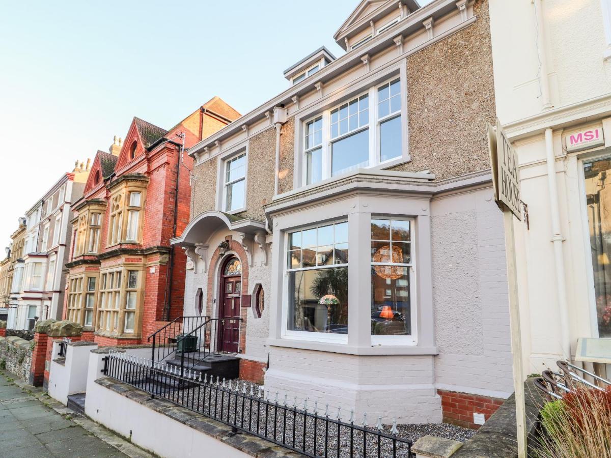 Livingstone House Holiday home Llandudno