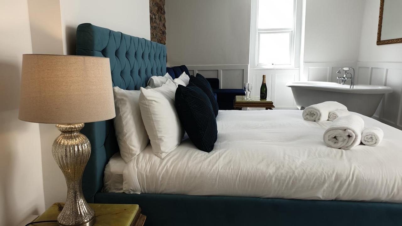 Snowdon Retreat By Seaside