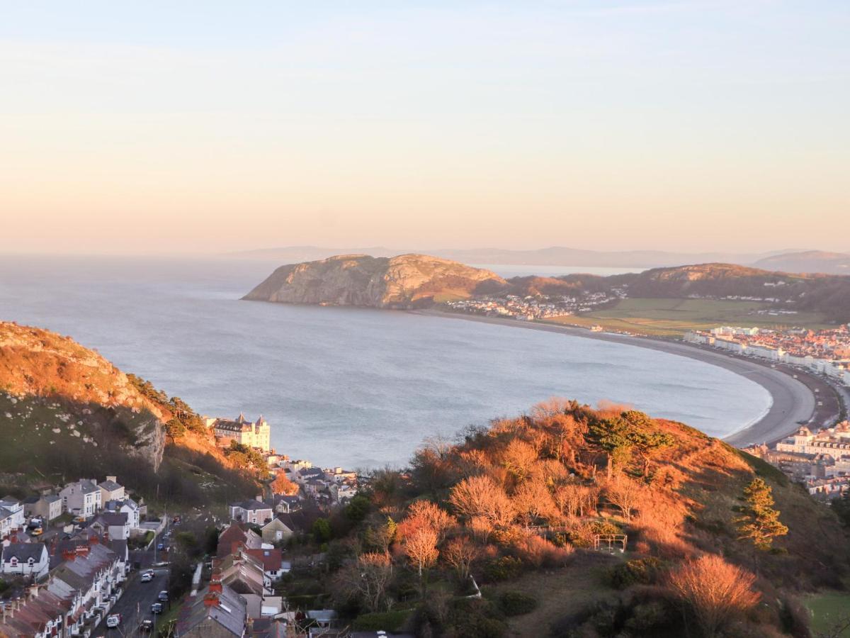 Livingstone House Holiday home Llandudno