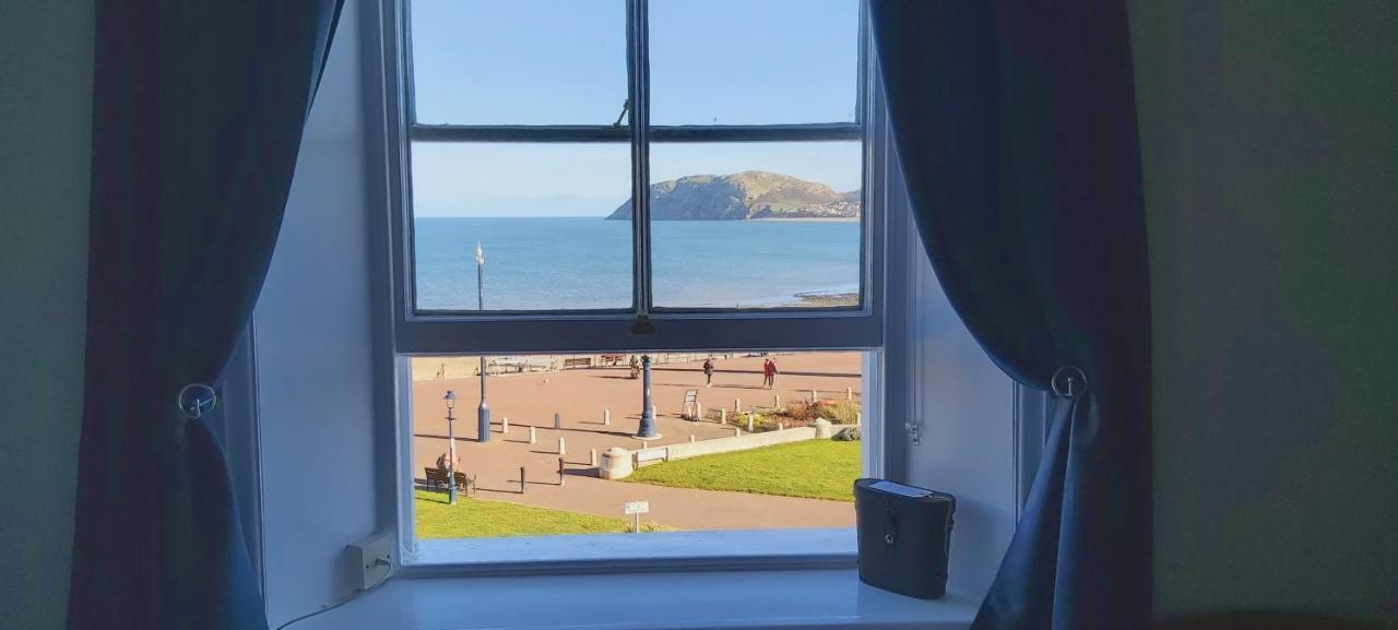 Hen Dy Bed & Breakfast Llandudno