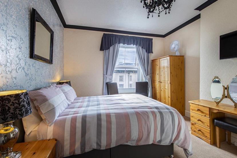 Capri Bed & Breakfast Llandudno
