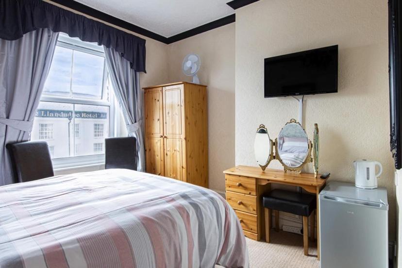 Capri Bed & Breakfast Llandudno
