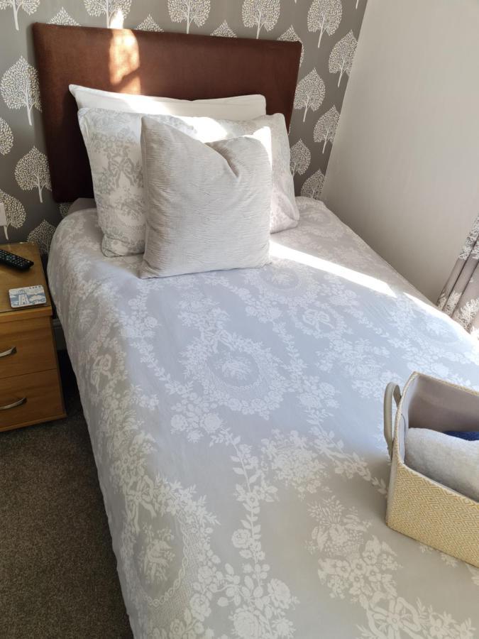 Guest house Glascoed 4*