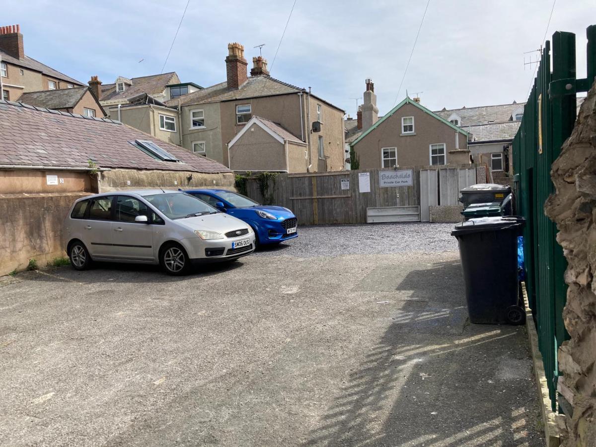 Delightful 3 Bedroomed In Holiday home