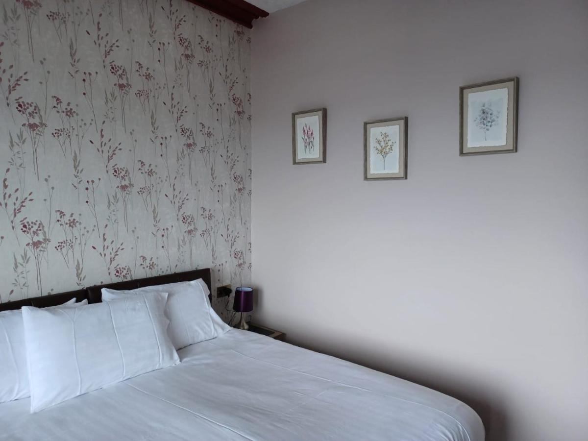 Albany House * Llandudno