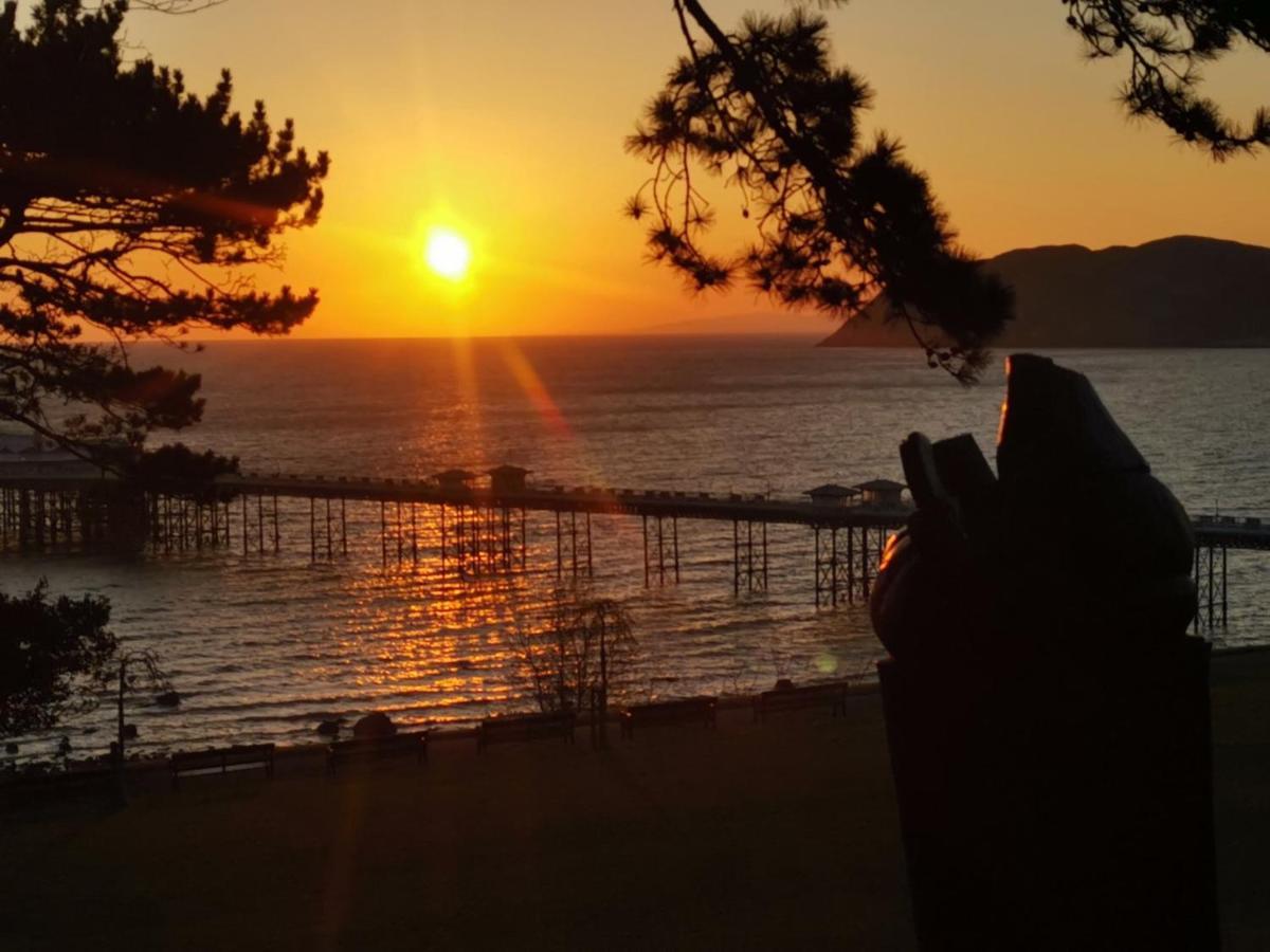 Bron Orme Private 4* Llandudno