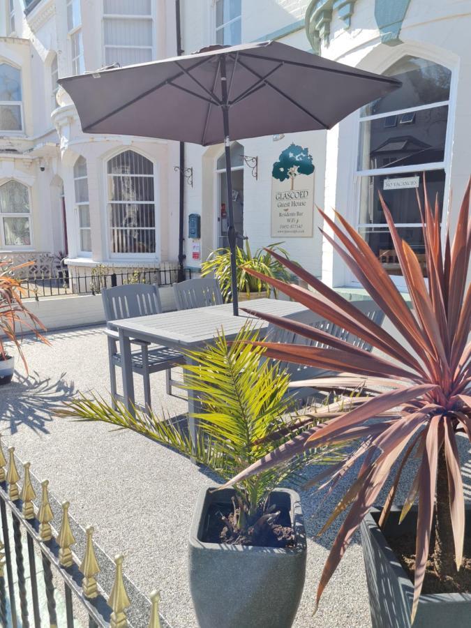 Guest house Glascoed 4*