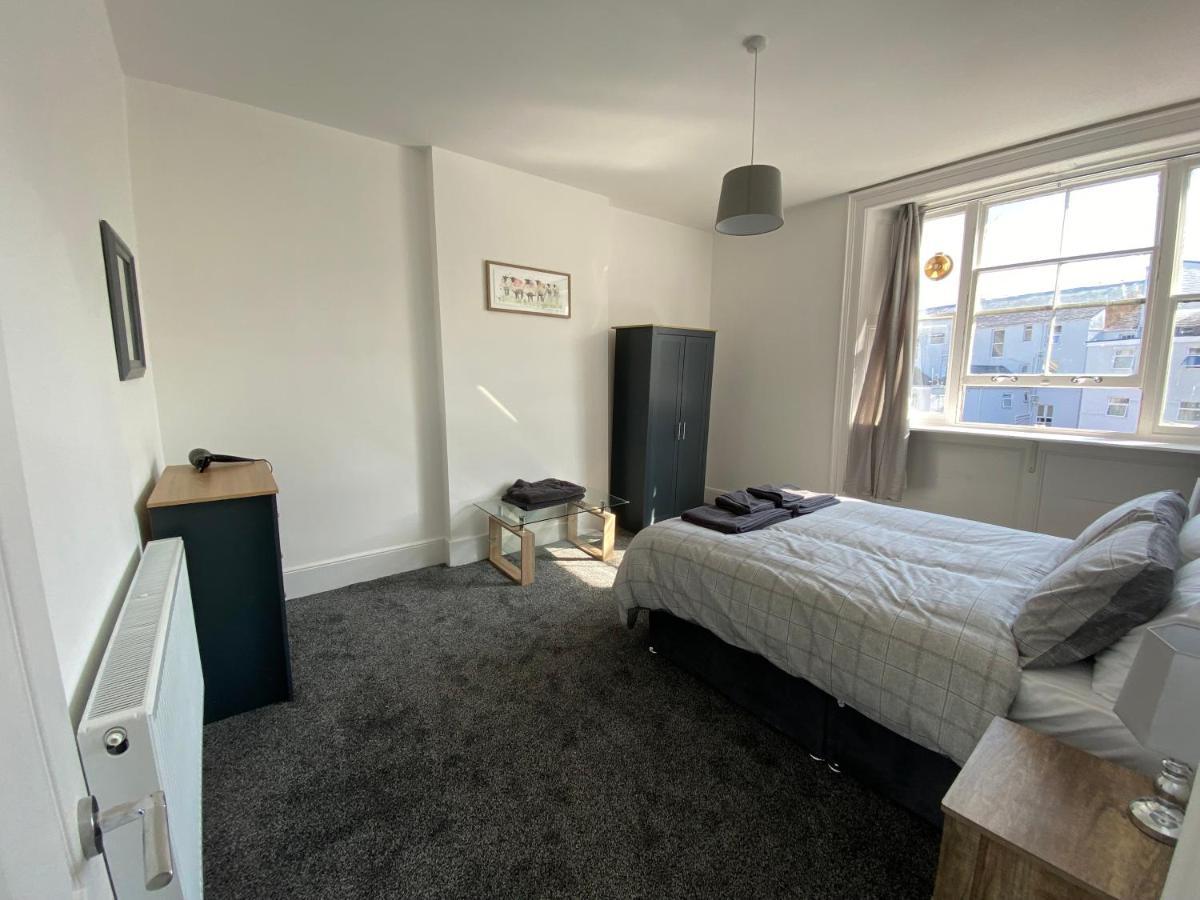 Flat 2 Mostyn Street Apartment