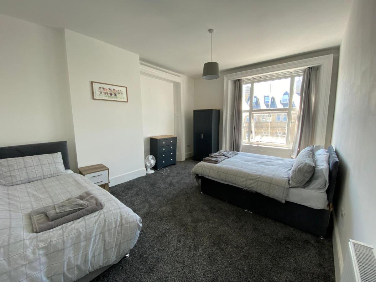 Flat 2 Mostyn Street Apartment *
