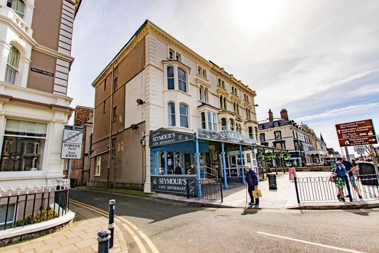 Montague House * Llandudno