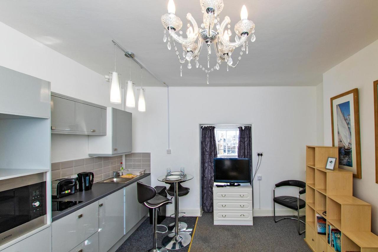 Montague House Apartment