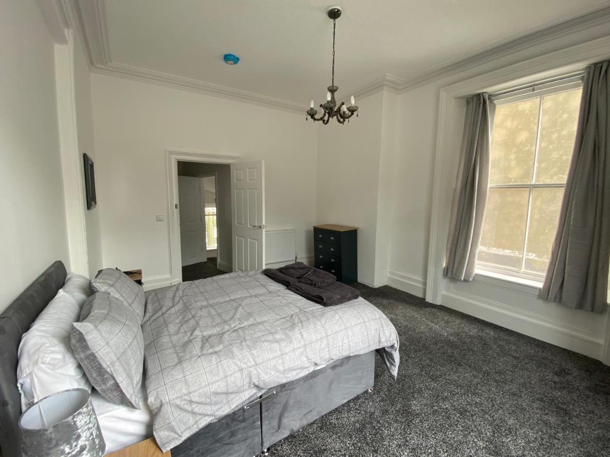 Spacious First Floor 3 Bed Mostyn Street *