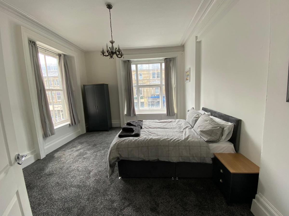 Apartment Spacious First Floor 3 Bed Mostyn Street