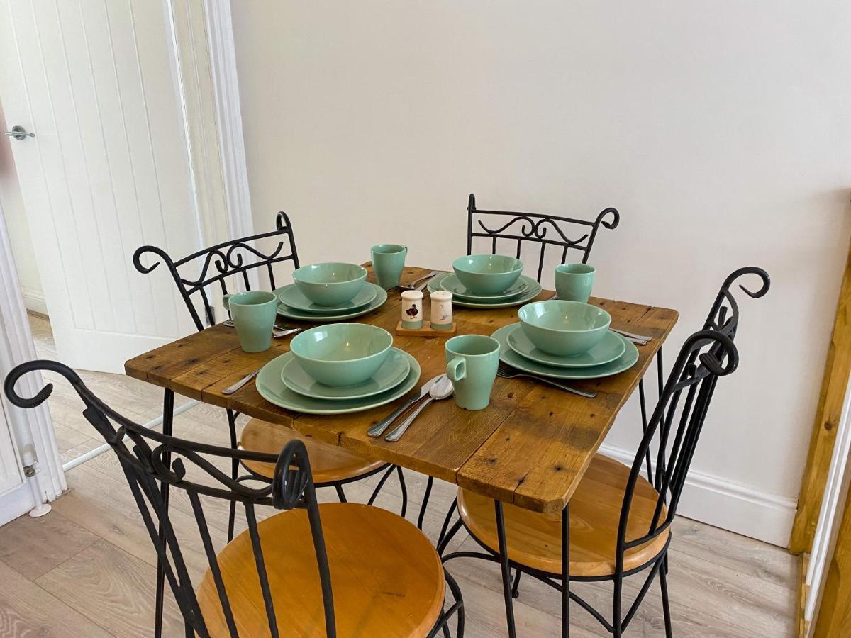 'llandudno Central' - 2 Bed Luxury Flat, Close To Town And Beaches *