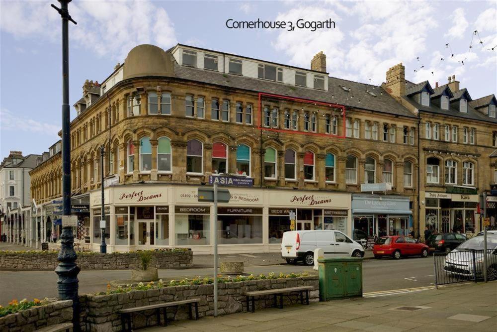 Cornerhouse Apartment