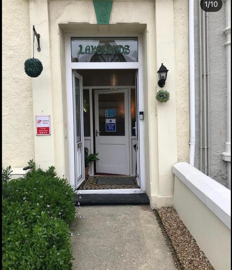 Bed & Breakfast Lakelands Guest House Llandudno