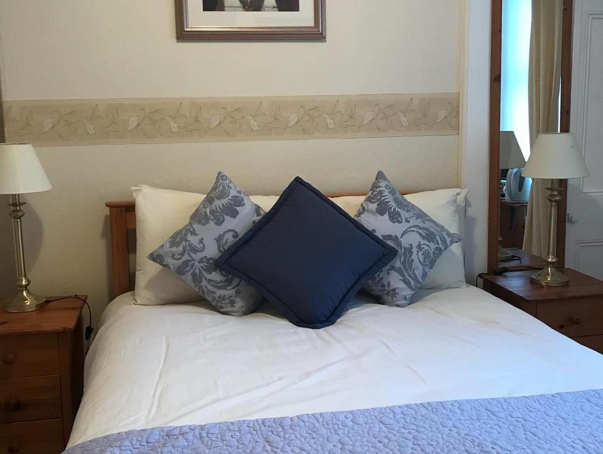 Bed & Breakfast Lakelands Guest House