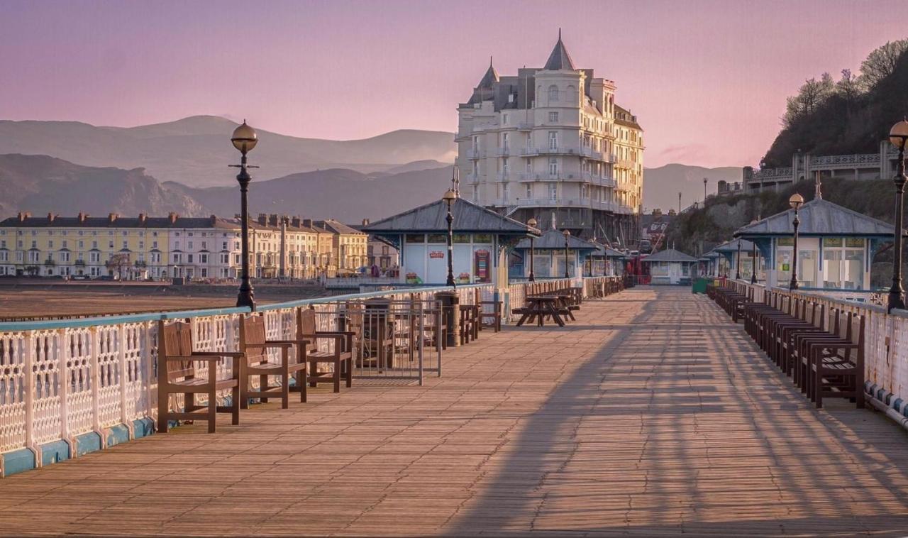 Great Orme Cottage, The Great Orme, * Llandudno
