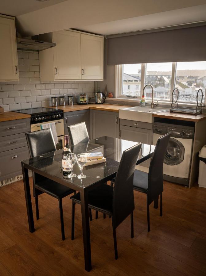 4, Cornerhouse Apartment *