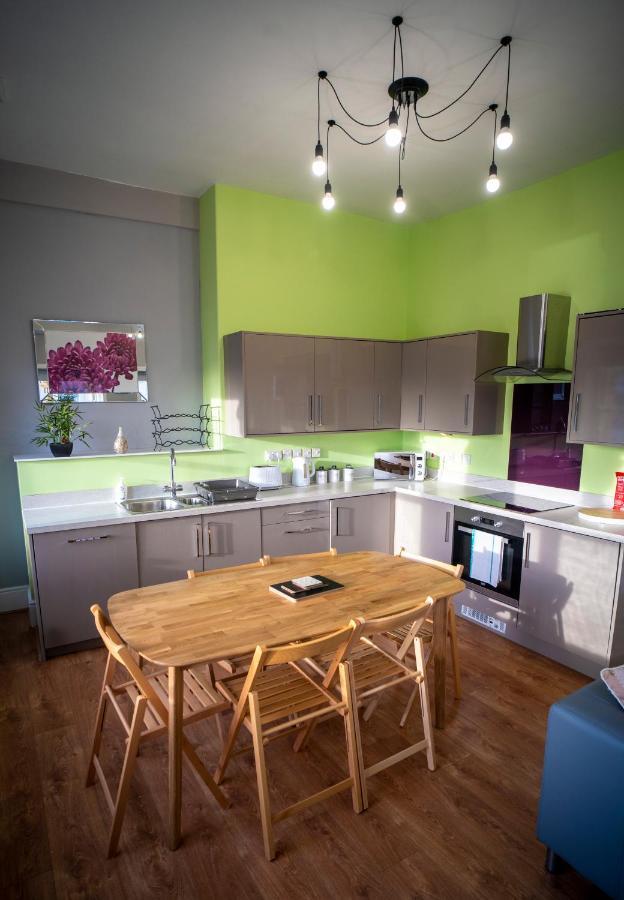 Cornerhouse Apartment *