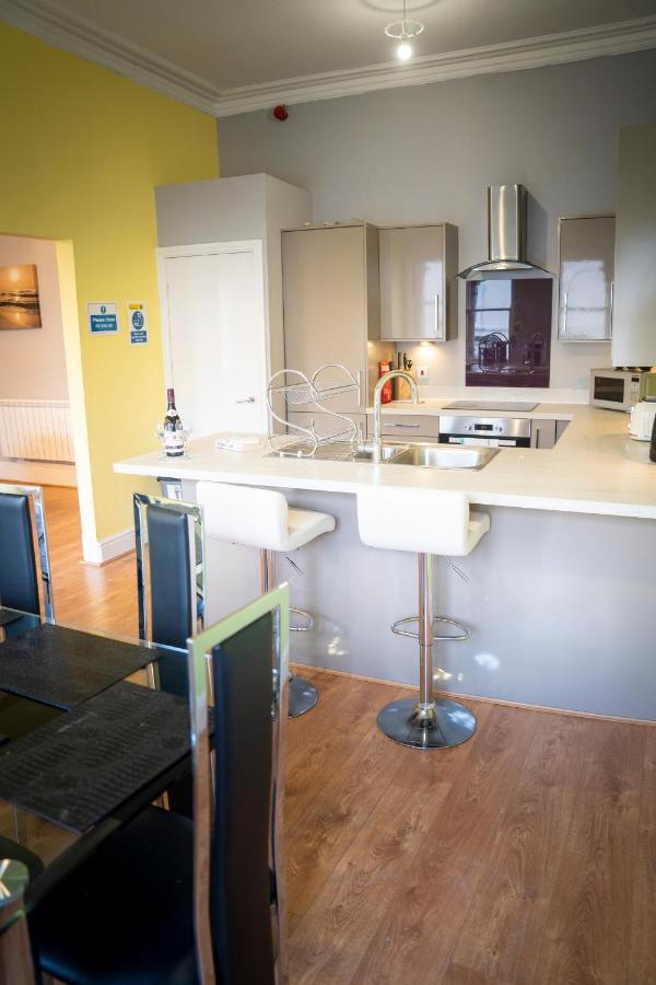 Cornerhouse Apartment *