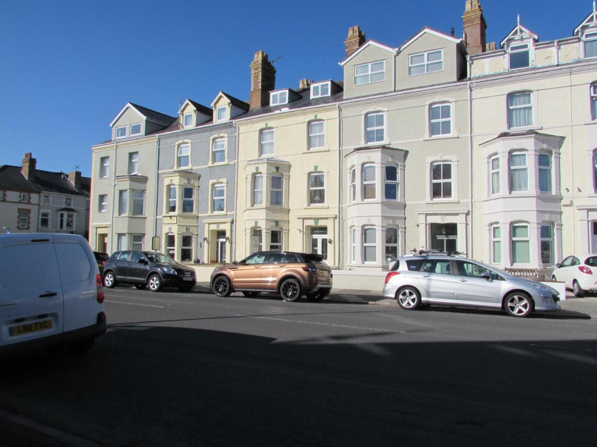 Lakelands Guest House Llandudno
