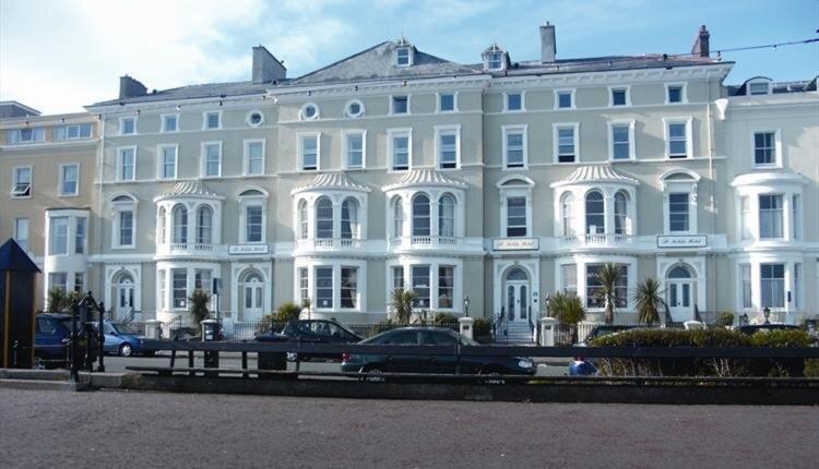 St Kilda 3*