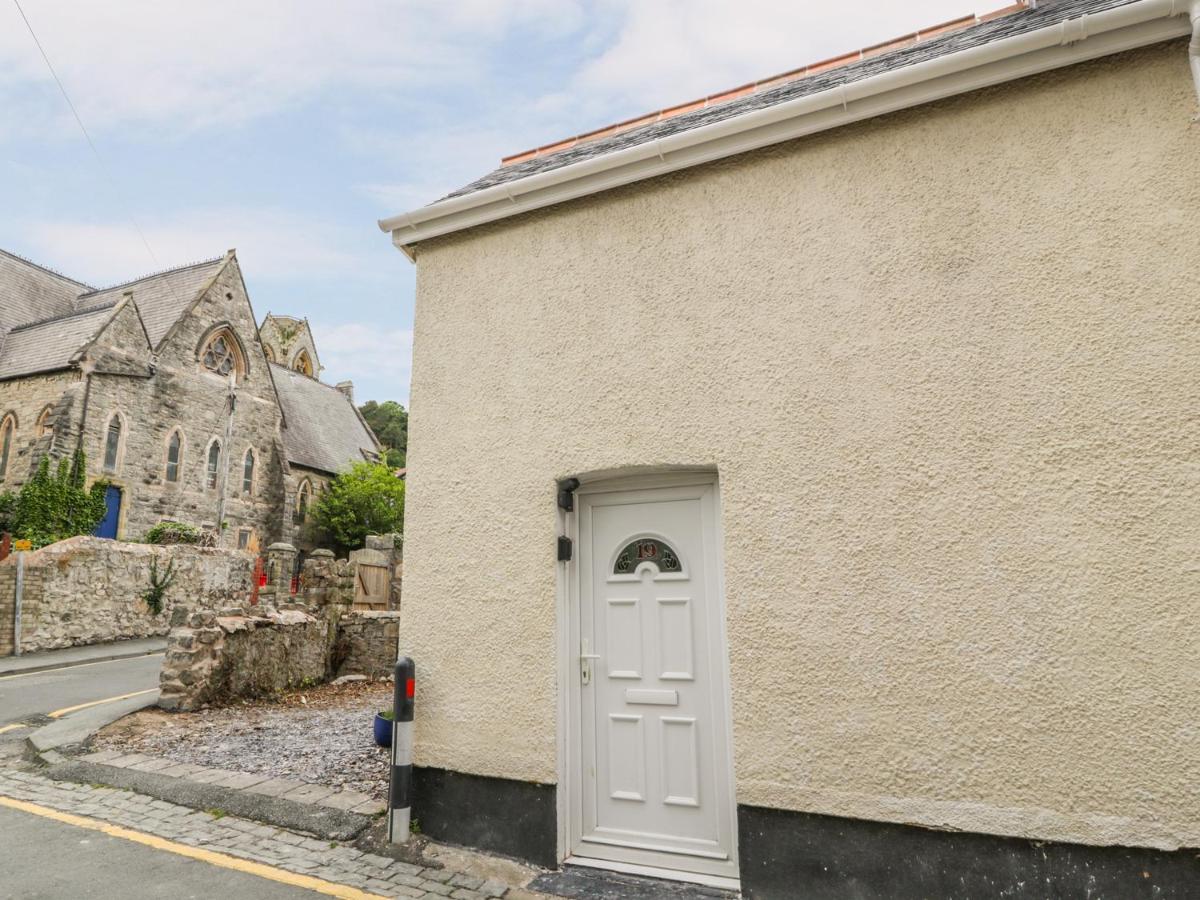 Ty Cornel Bach Holiday home