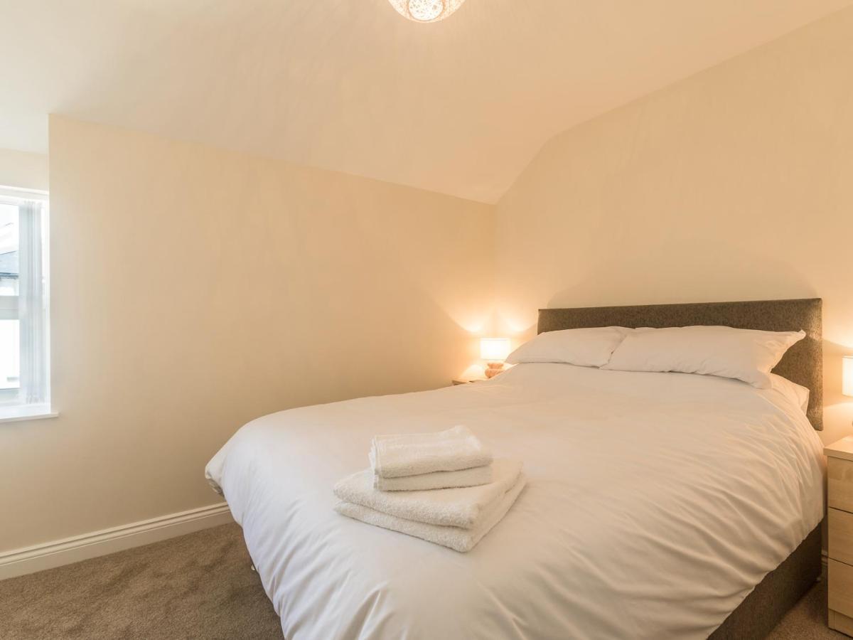 4, 7 St Anns Apartments, * Llandudno