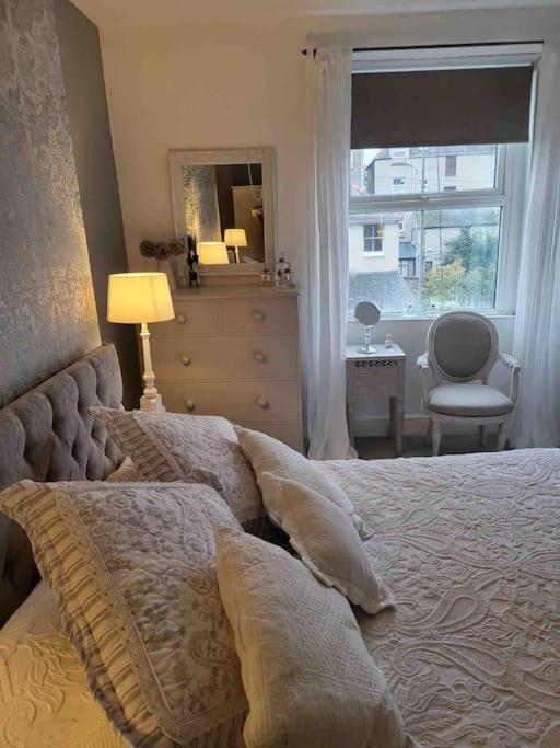 Apartment Willesden, Flat1 Lovely Spacious 1 Bedroom Flat, Heart Of *