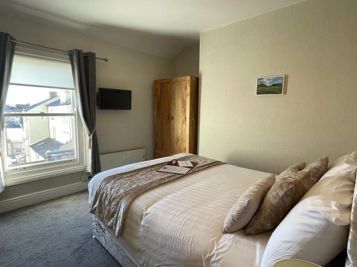 Guest house Lynton House 4*