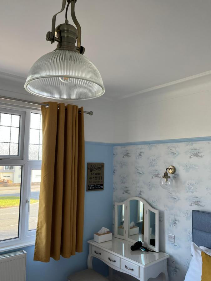 Between The Bays Exclusively For Adults Guest house
