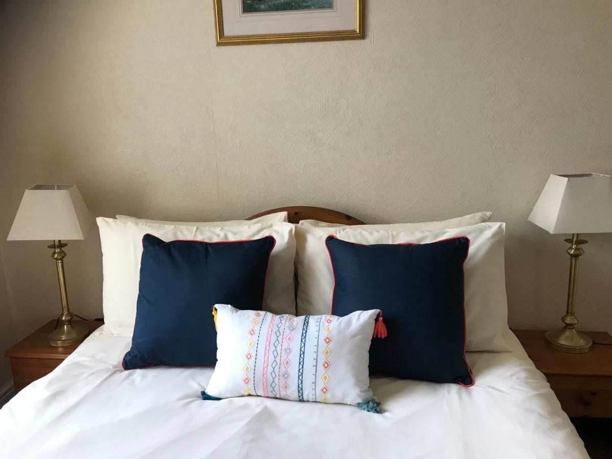 Lakelands Guest House