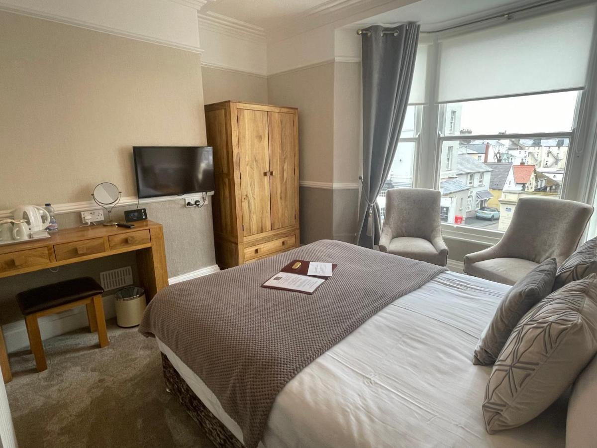 Lynton House 4*