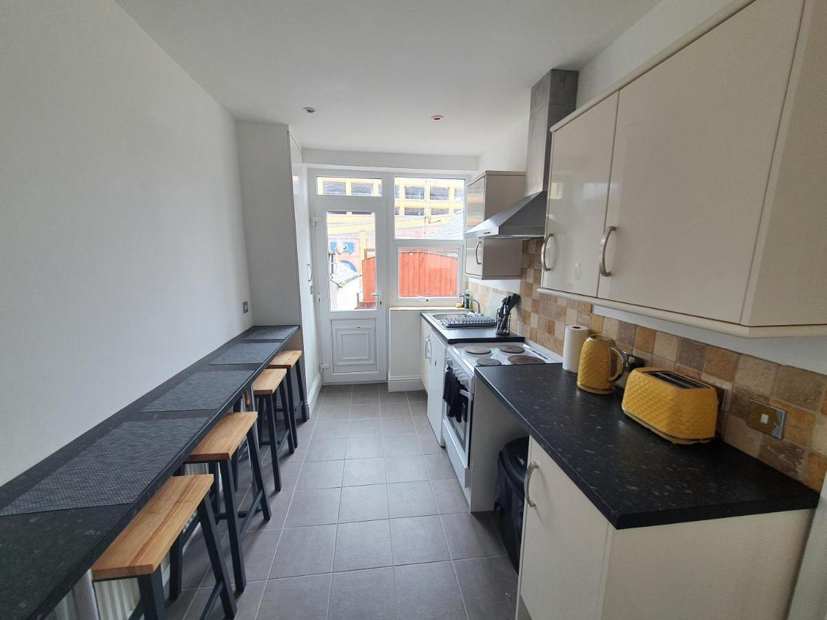 One Bed With Sofa Bed * Llandudno